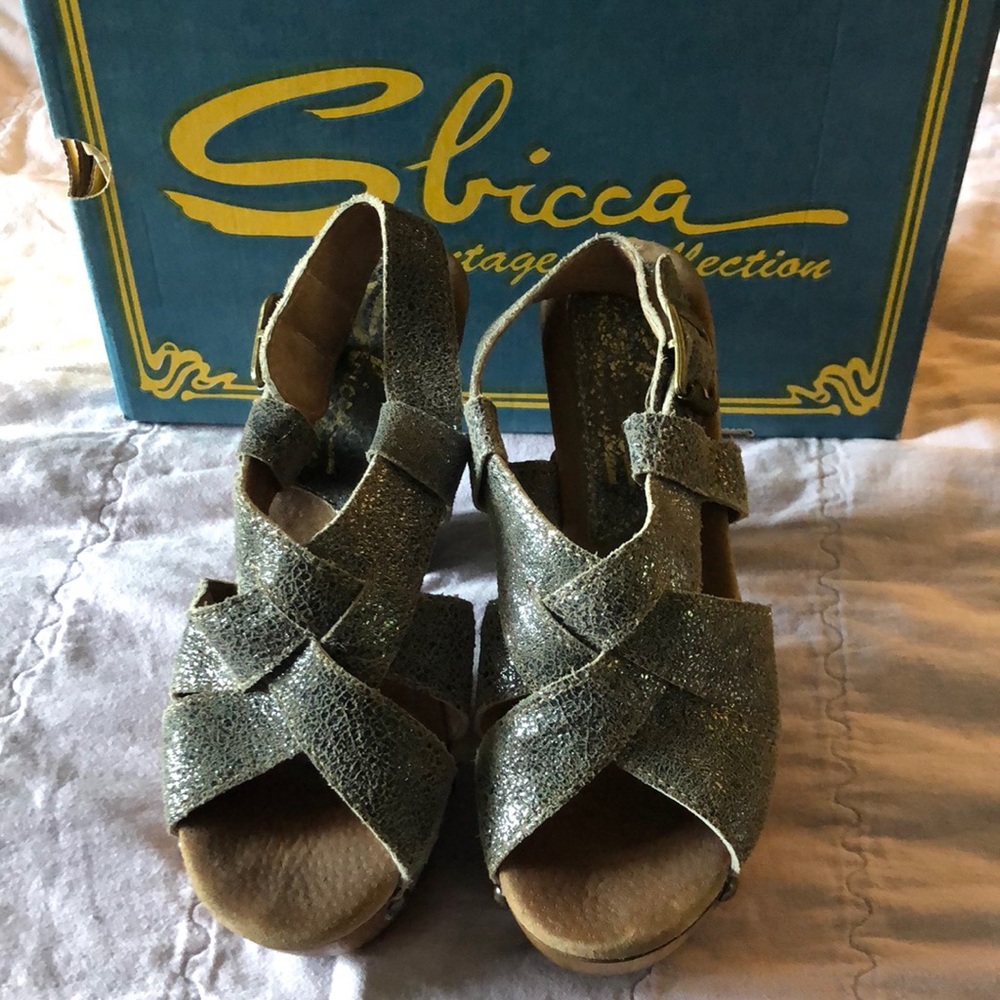 Pin-Up Kitten Heels Pewter